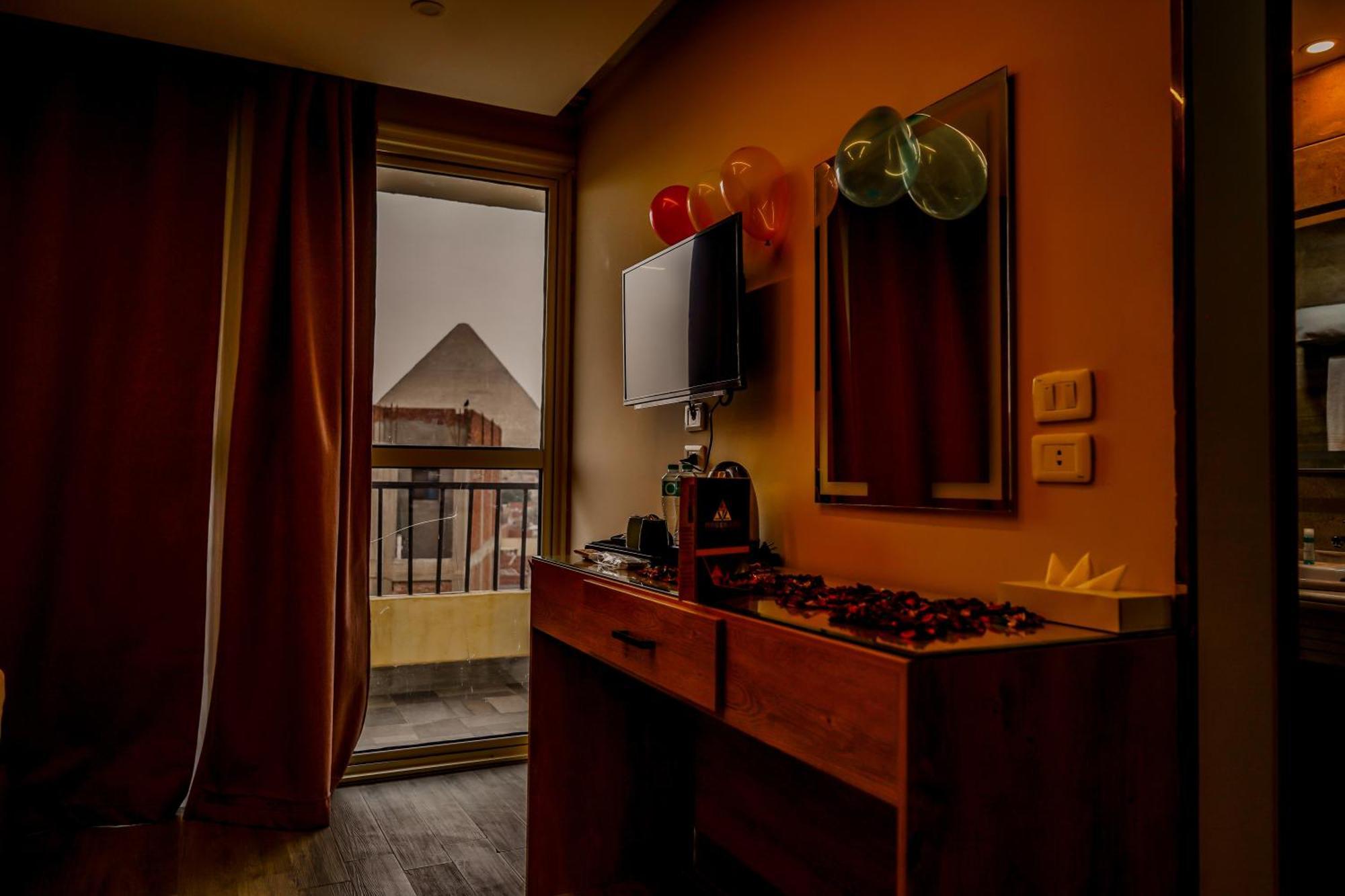 Pyramids Hotel Kafret el-Gabal Exteriör bild