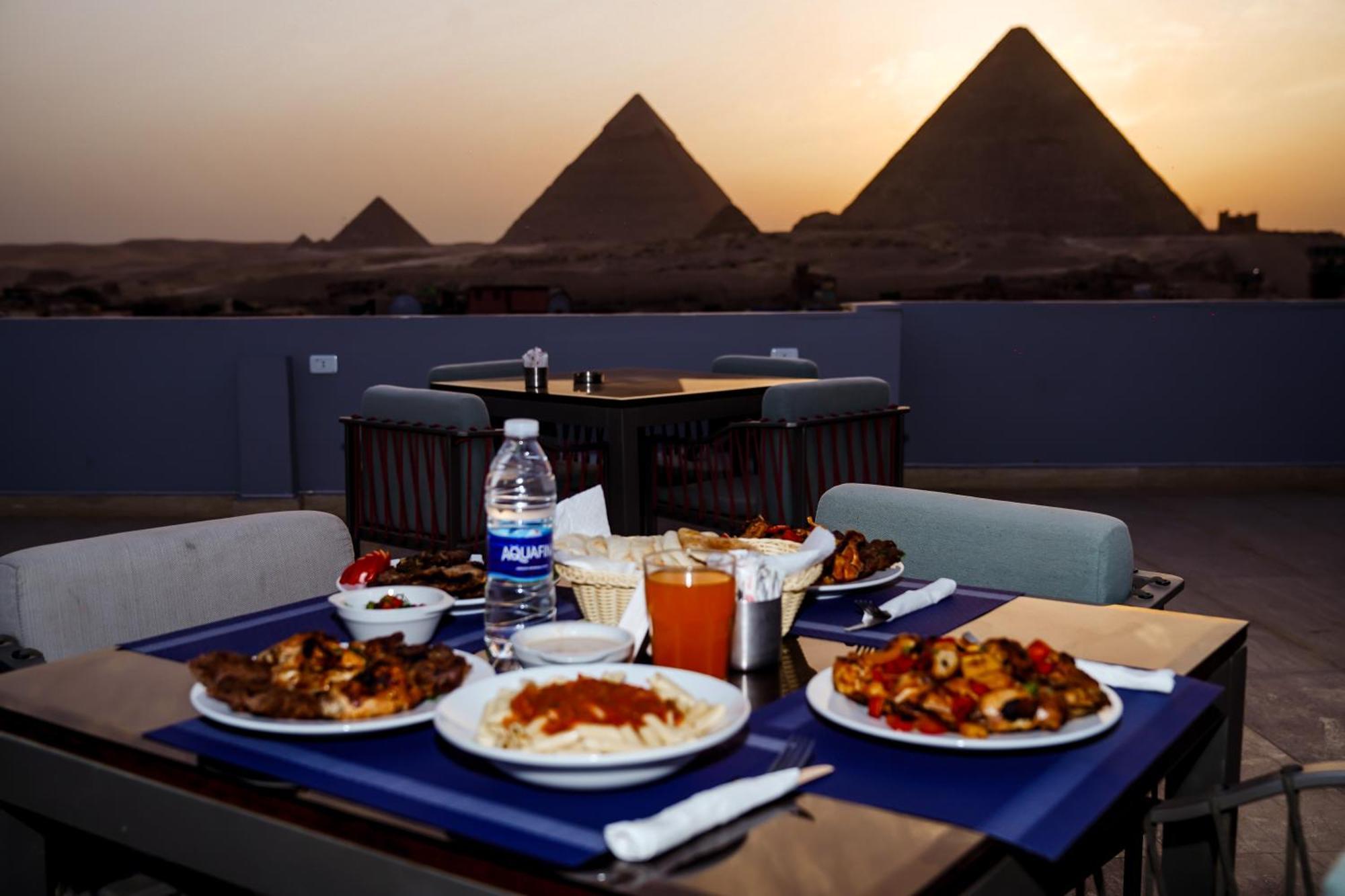 Pyramids Hotel Kafret el-Gabal Exteriör bild