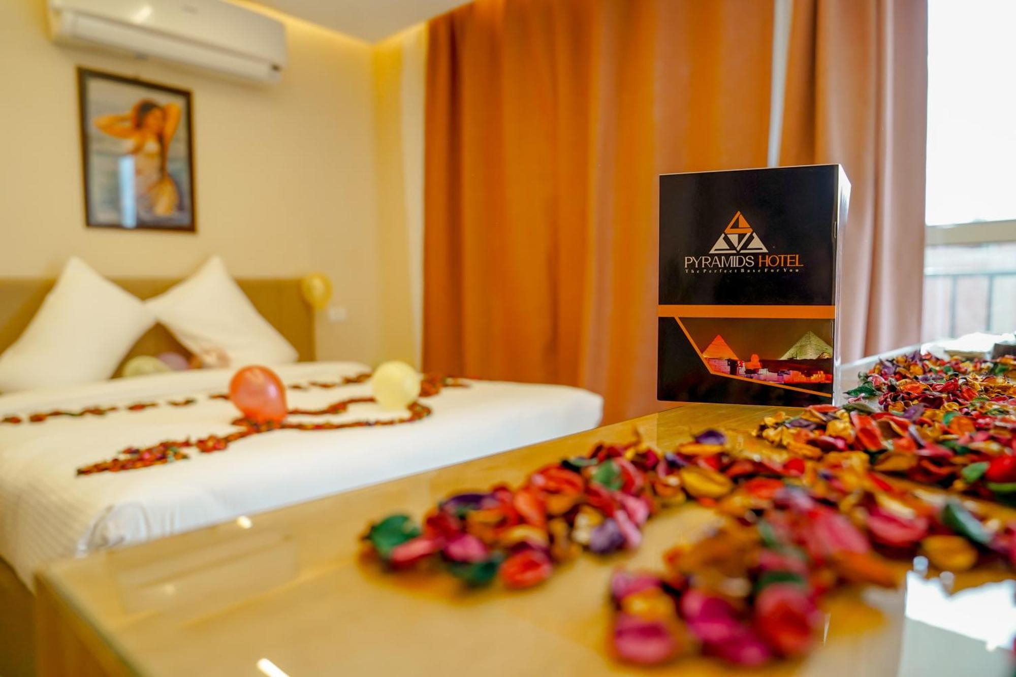 Pyramids Hotel Kafret el-Gabal Exteriör bild