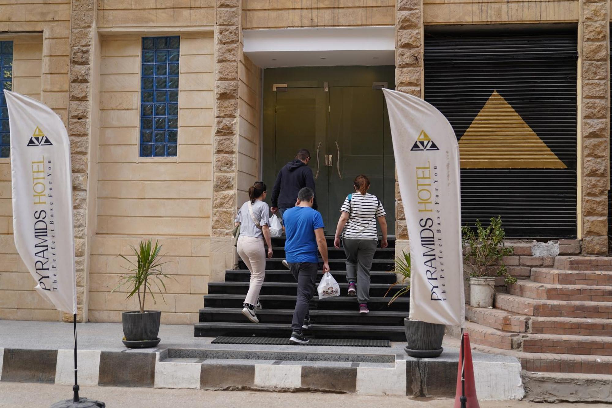 Pyramids Hotel Kafret el-Gabal Exteriör bild